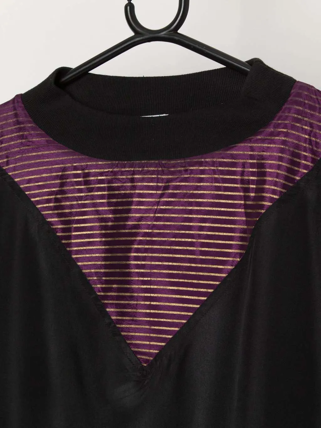 80s vintage Freedom shell suit pullover sweater / sweatshirt in black and purple – Large / XL