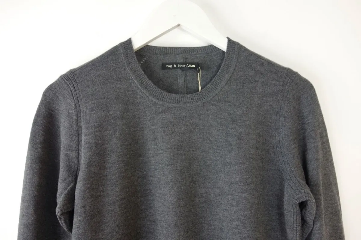 Fitted Knit Sweater - Charcoal