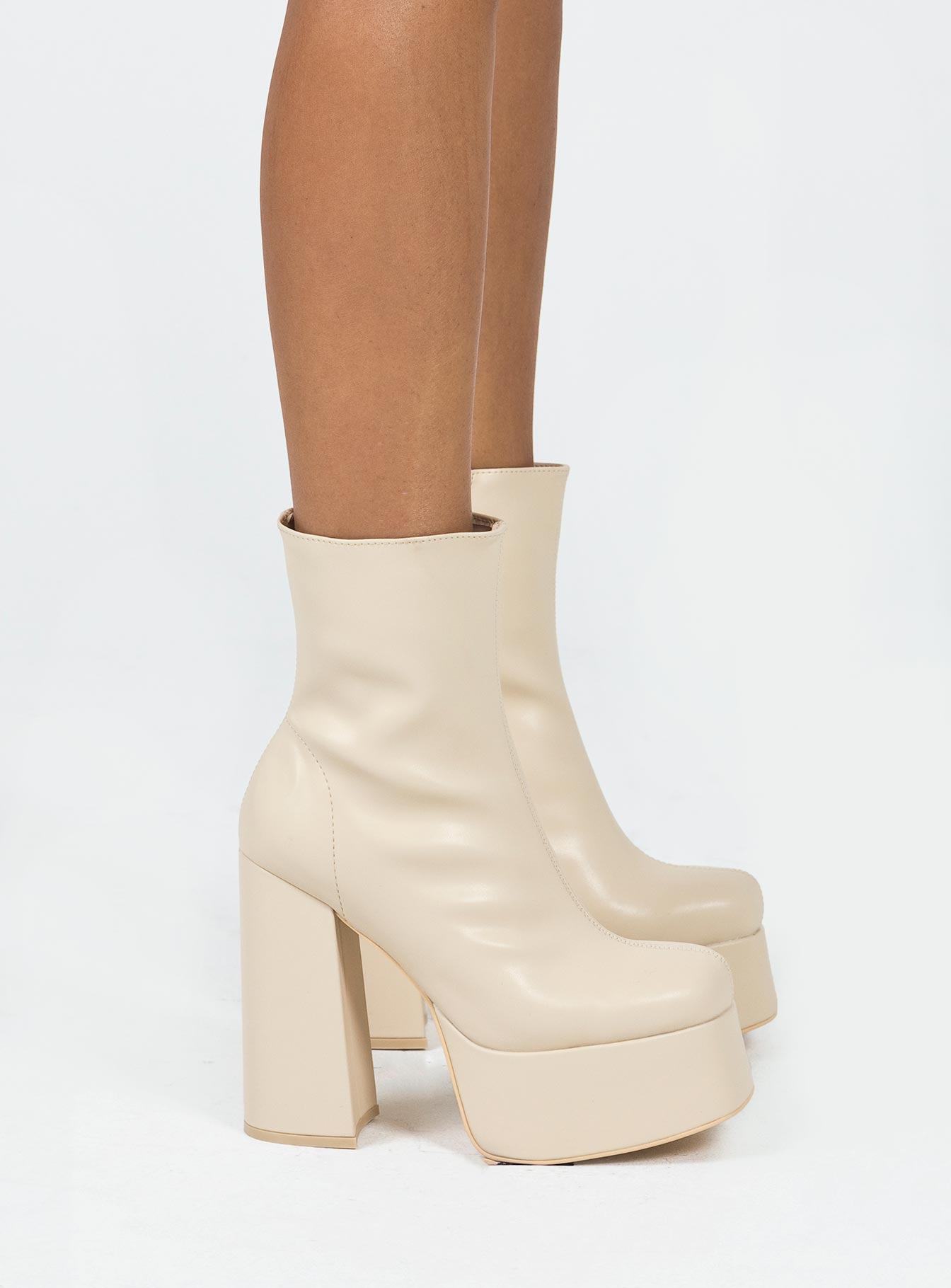 Garvie Platform Boots Cream