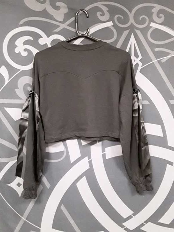 Ray Crop Sweater Resurrect