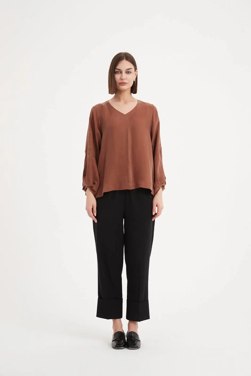 Tirelli - V Neck Bishop Long Sleeve Top - Mocha