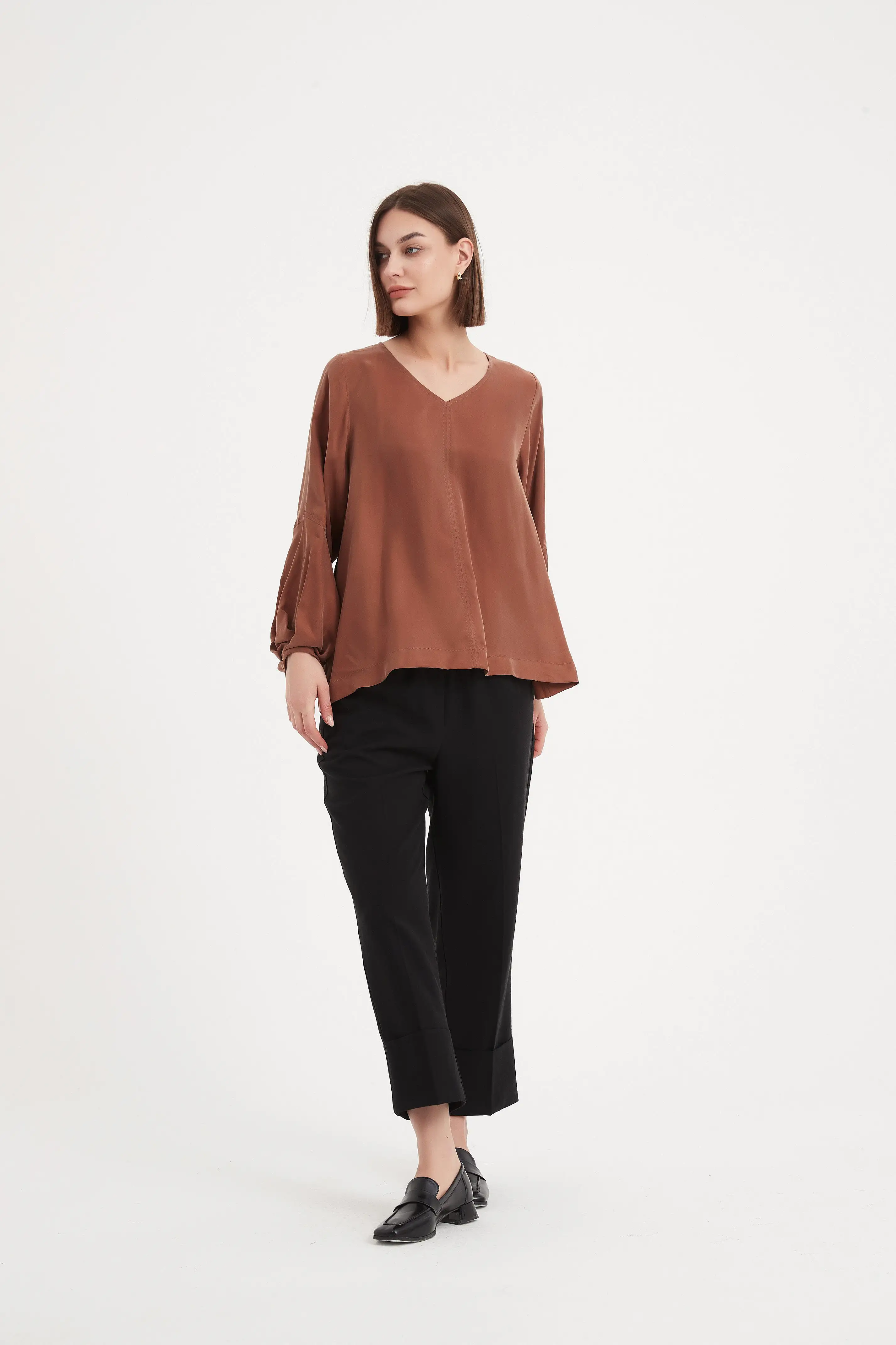 Tirelli - V Neck Bishop Long Sleeve Top - Mocha