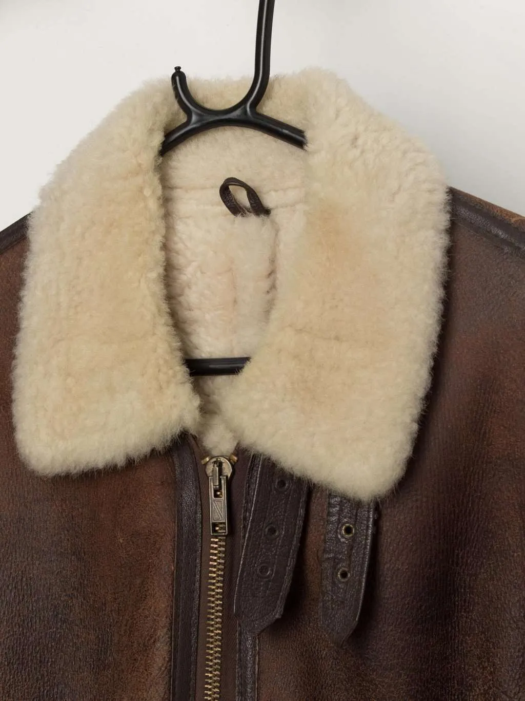 Vintage brown flight jacket with cream sheepskin lining – Medium / Large